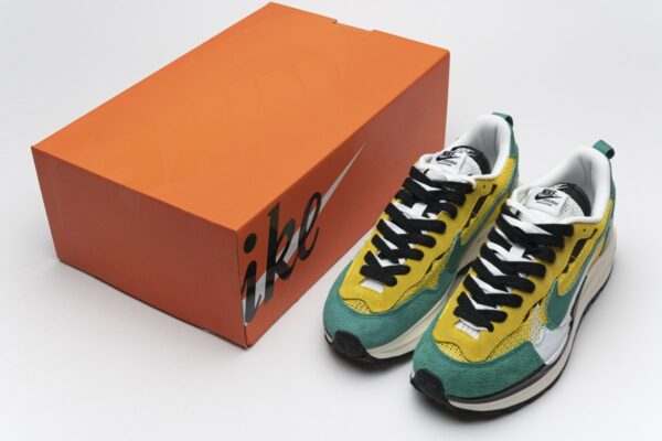 CI9928-300 Sacai x Nike Pegasua Vaporfly Yellow Green - Image 3